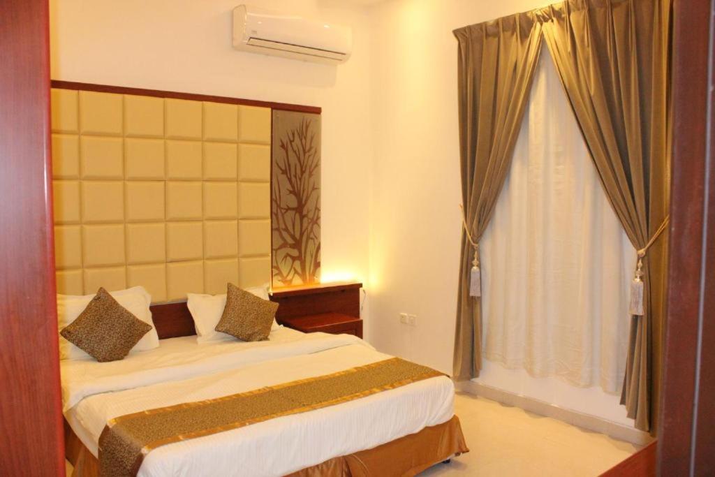 Open Hotel Riaad Buitenkant foto